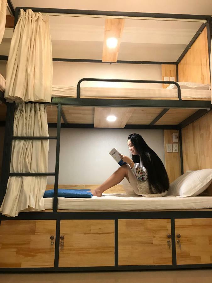 The Lily Hostel & Coffee Ho Chi Minh City Exterior photo