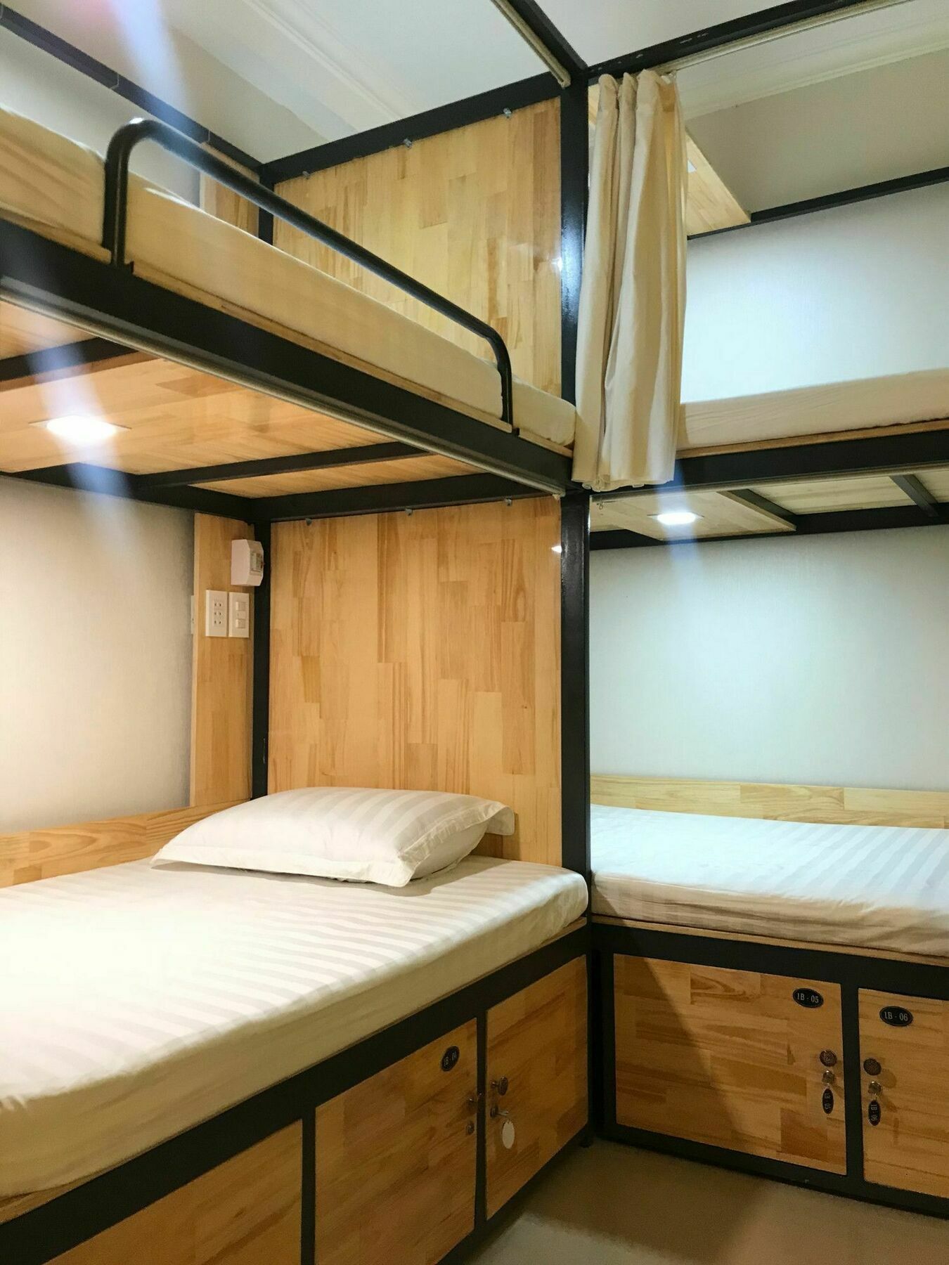 The Lily Hostel & Coffee Ho Chi Minh City Exterior photo